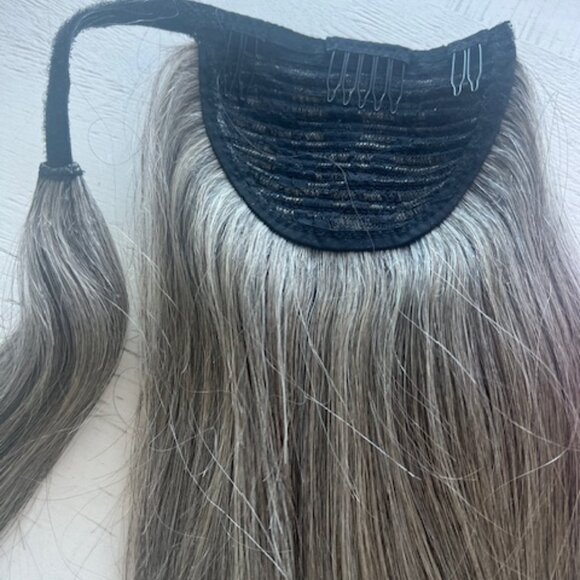 Luxy 16" Light Gray Ponytail Extension (100g) - Picture 2 of 4